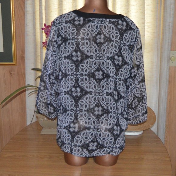 Cathy Daniels Flowy Blouse with Rhinestones size Large - Picture 4 of 5